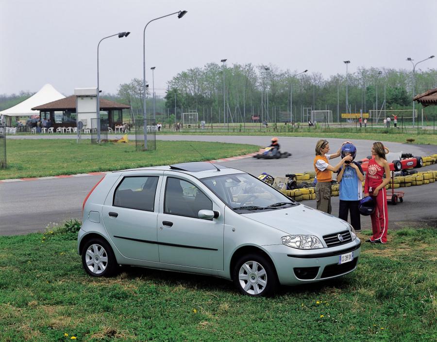  Fiat Punto 5-Door (188) 2003 года  (фото 11 из 36)